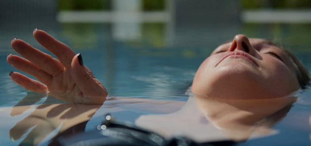 Watsu: Il massaggio in acqua che (in realtà) non è un massaggio.